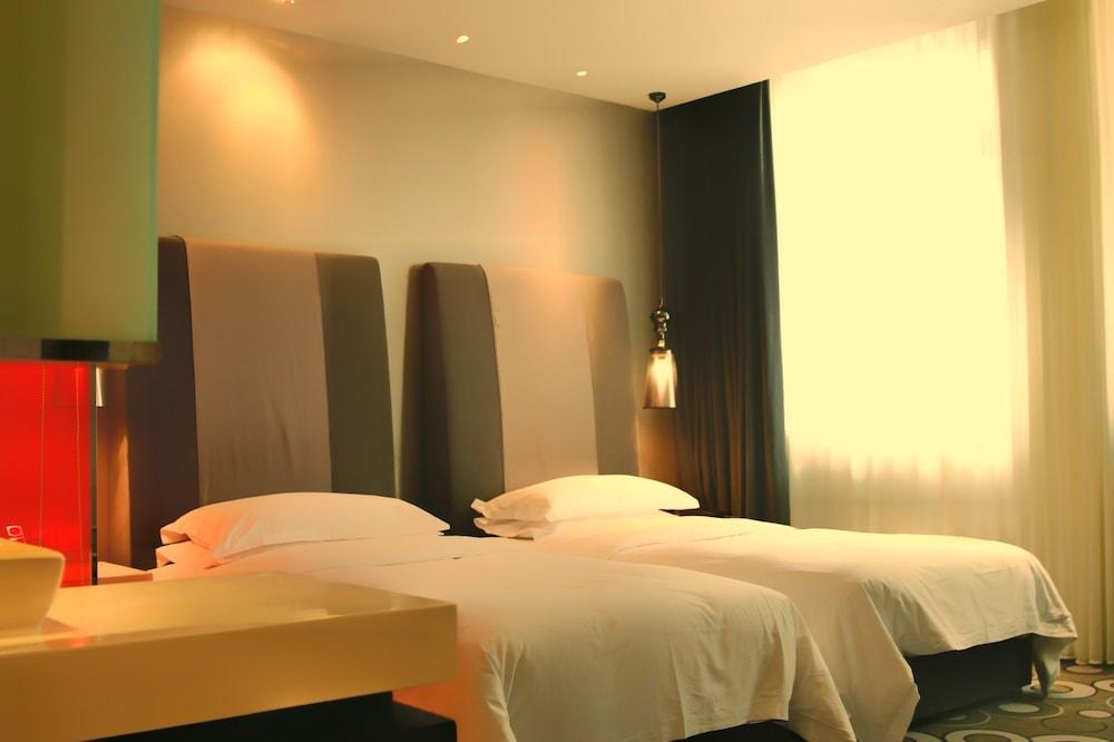 Jinjiang Metropolo Classiq Off Bund Hotel 4*