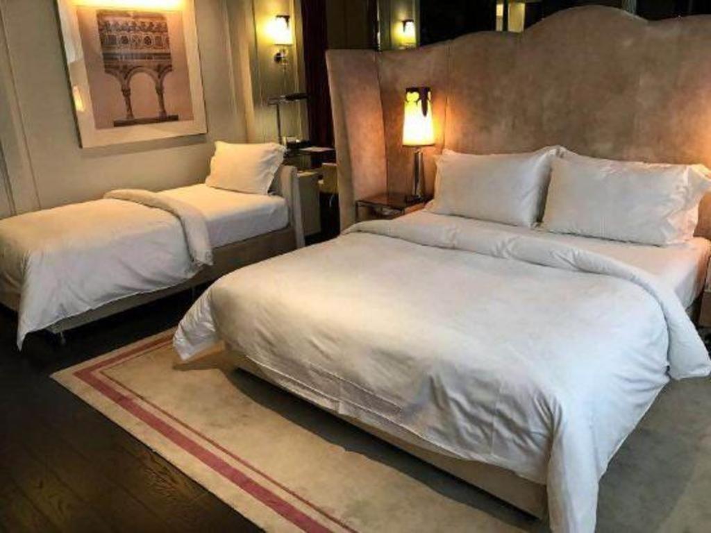 Jinjiang Metropolo Classiq Off Bund Hotel 4*