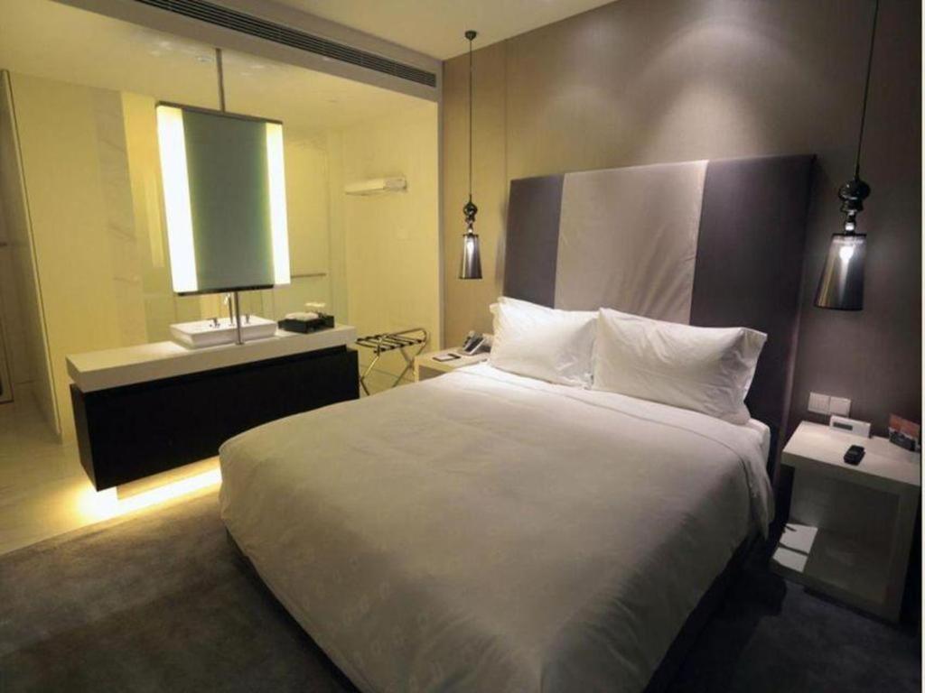 Jinjiang Metropolo Classiq Off Bund