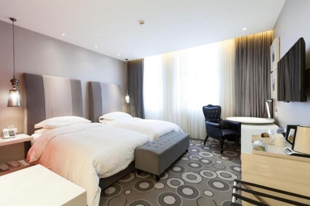 Hotel Jinjiang Metropolo Classiq Off Bund 4*