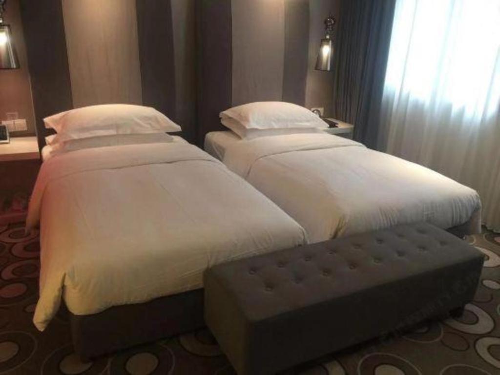 Jinjiang Metropolo Classiq Off Bund