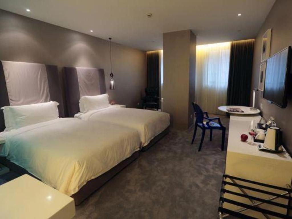 Jinjiang Metropolo Classiq Off Bund